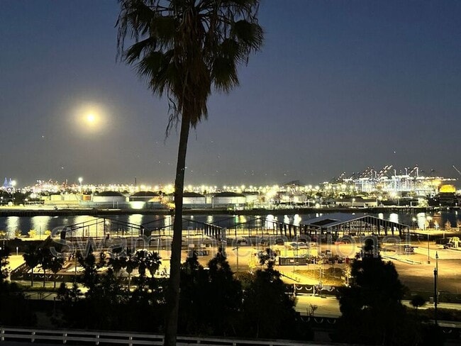 Photo - 1131 S Beacon St Unit 03