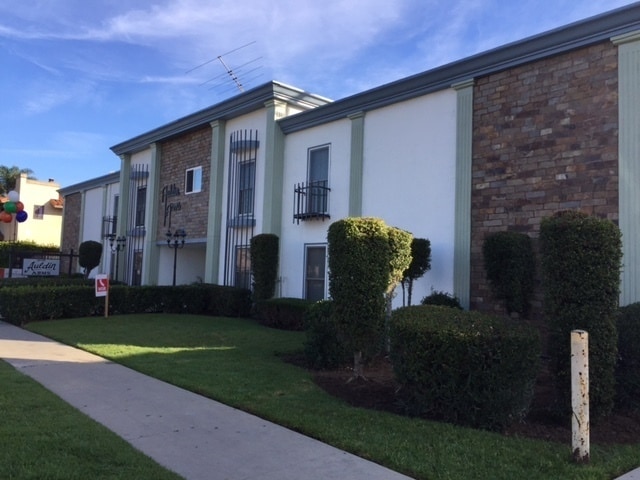 Floor Plan - Deluxe Studio