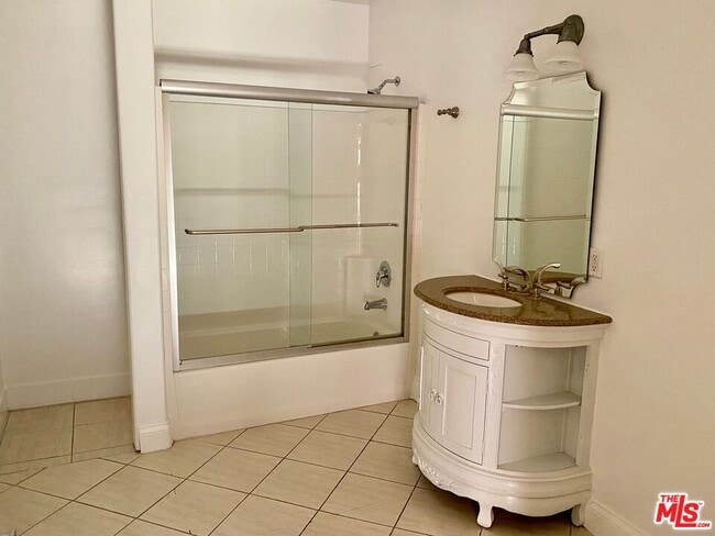 Photo - 726 S Santa Fe Ave Unit 300