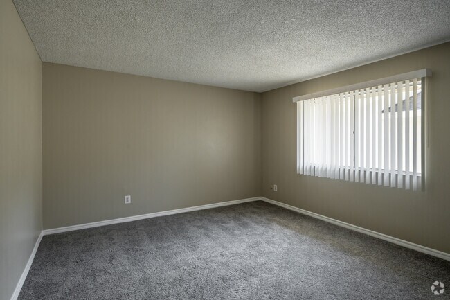 1BR, 1BA - 720SF - Bedroom - Seranado Fountain Apartments