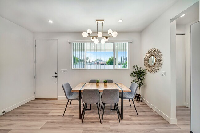 Photo - 19138 Bassett St