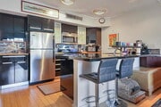 Photo - "Chic Palm Springs Retreat: Spacious 1-Bed... Apartment