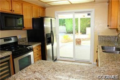 Photo - 20030 Blythe St