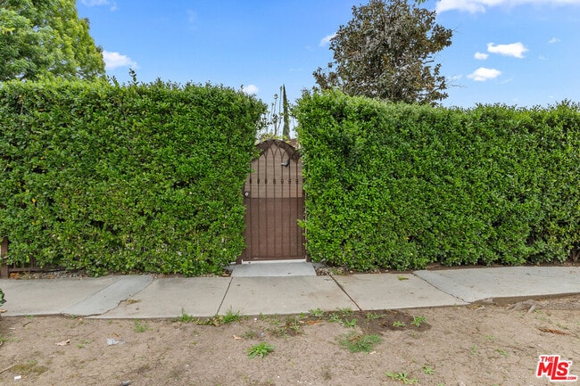 Photo - 6742 Sunny Brae Ave