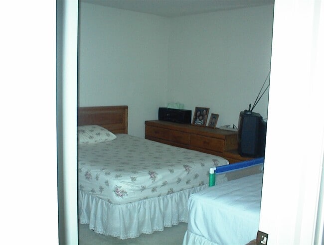 Photo - 8265 Halford St