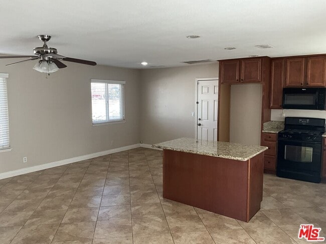 Photo - 19125 Ottawa Rd