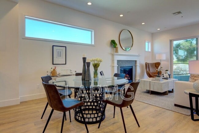 Photo - 6016 Comey Ave