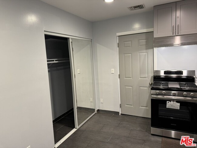 Photo - 15746 Magnolia Blvd