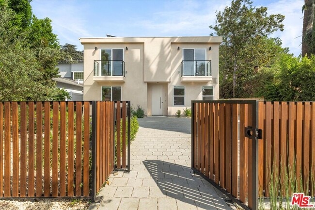 Photo - 11025 Blix St House