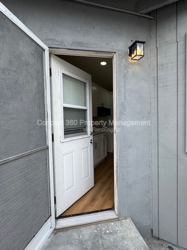 Photo - 5762 Cedar Ave Unit B