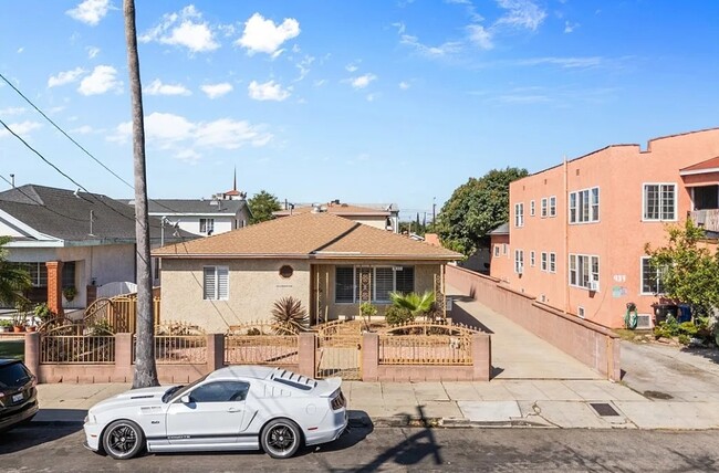 Building Photo - 933 Island Ave