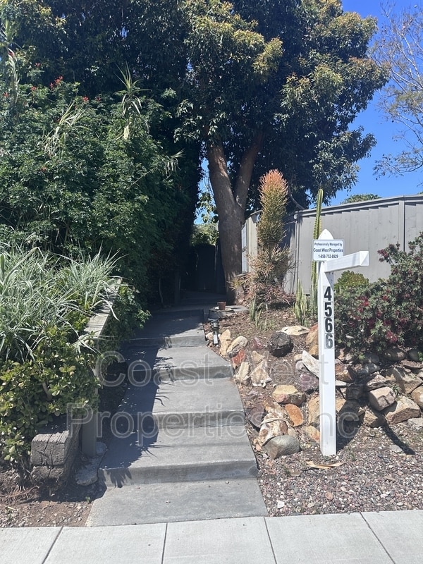 Photo - 4566 Maryland St