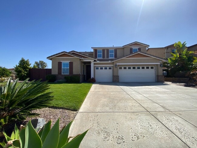 Building Photo - Spacious 5-Bedroom Luxury Home with Entertainer’s Backyard Oasis