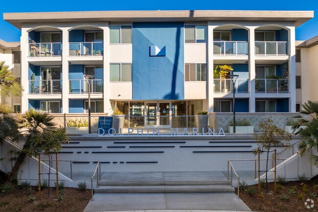 Dolphin Marina exterior - Dolphin Marina Apartments