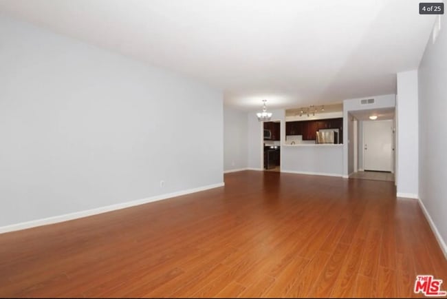 Photo - 1262 S Barrington Ave Unit 203