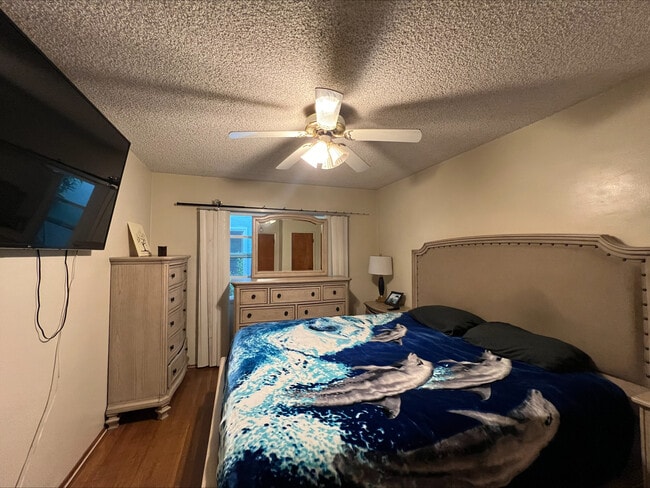 Photo - 1334 E 1st St Unit 2