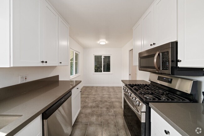 Building Photo - 734 Linden Ave Unit 1 Rental