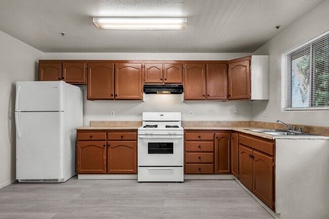 Photo - 5231 Huntington Dr N Unit 2