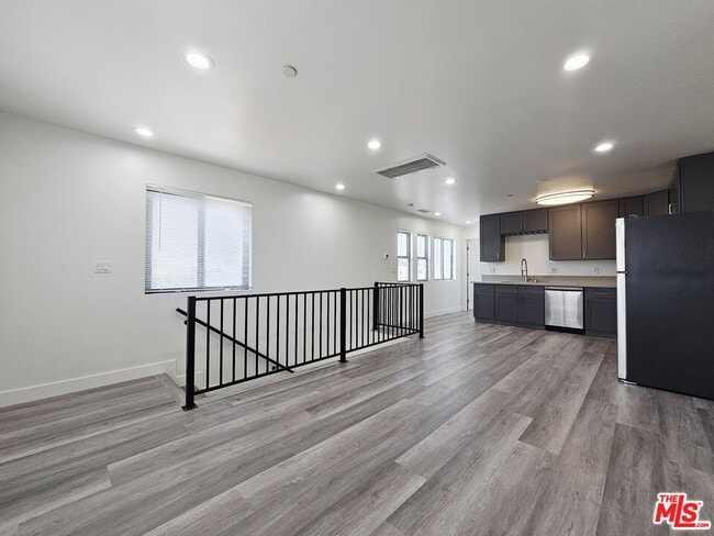 Photo - 4112 1/2 Normandie Ave