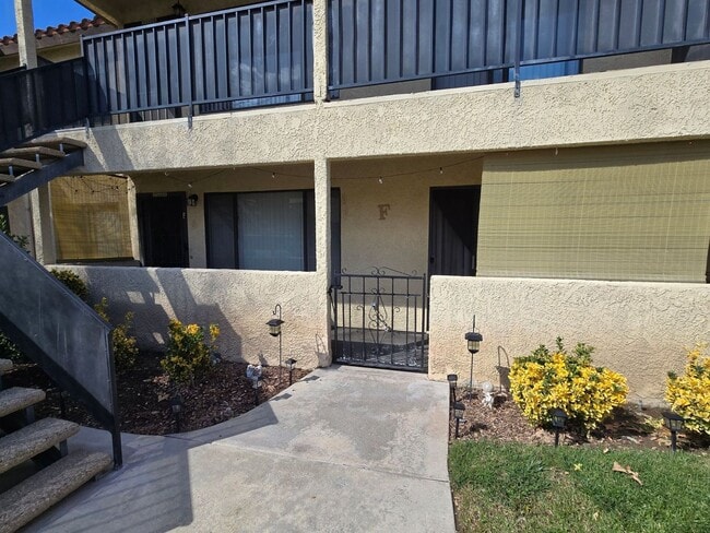 Building Photo - Charming 1 Bed 1 Bath in Hemet!