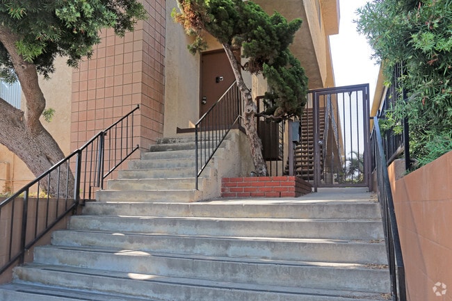 Building Photo - 2120 Vanderbilt Lane, Redondo Beach, CA. Rental