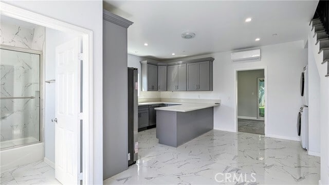 Photo - 1826 Front St