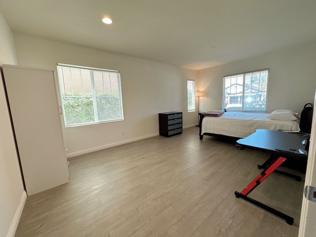Photo - 13703 Turf Paradise St House
