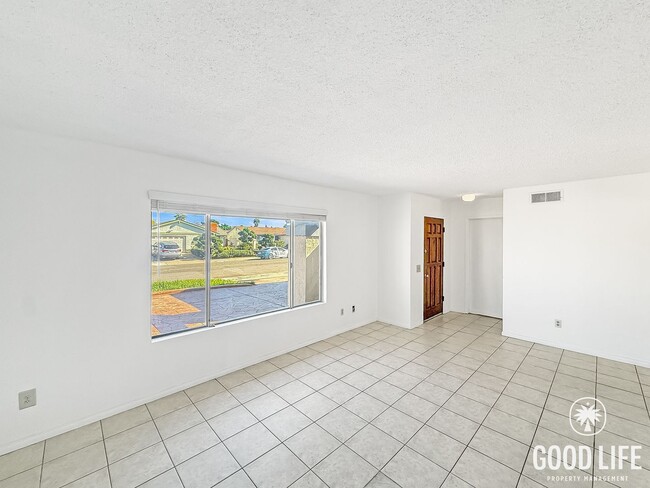 Photo - Beautiful 3Bd/2Ba Home With A 2 Car Garage Located In Mira Mesa!