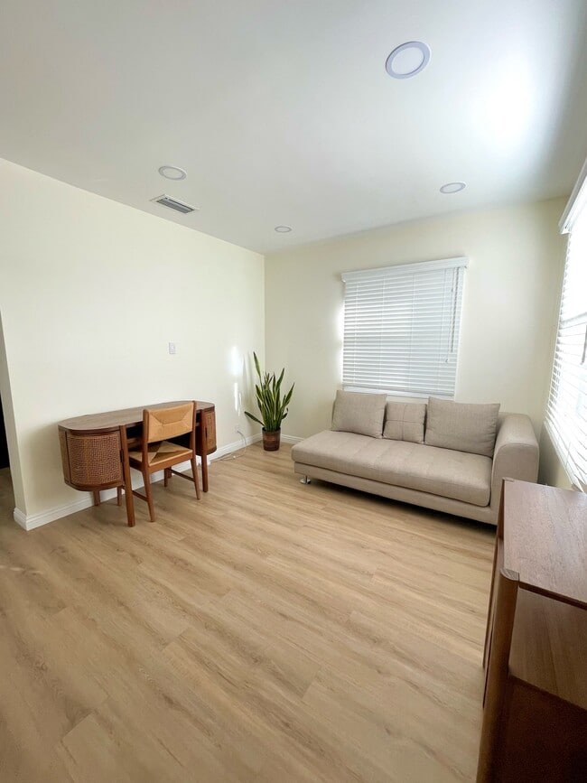 Photo - 5016 Briercrest Ave