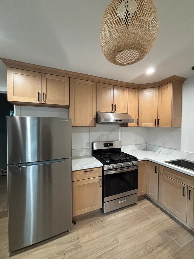 Photo - 4022 W 130th St Apartments