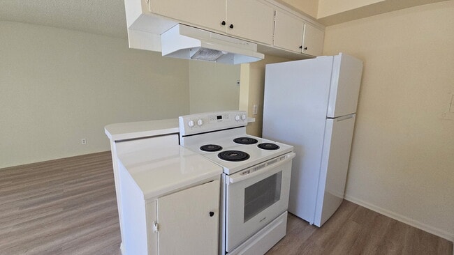 Photo - 1001 E Stearns Ave Unit 14