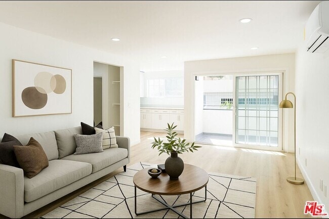 Building Photo - 835 S Sherbourne Dr Unit 3 Rental