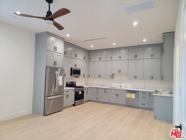 Photo - 1430 N Brighton St