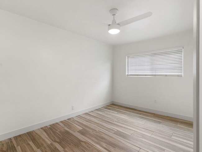 Photo - 1332 Walnut Ave Unit 08