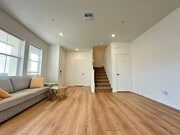 Photo - 3 BEDROOM HOME FOR LEASING IN Ontario