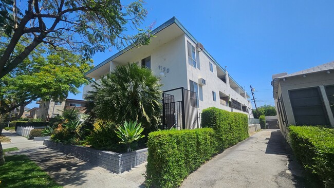 Photo - 1130 N Fuller Ave Unit 10
