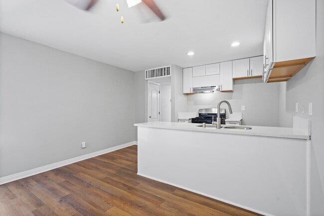 Photo - 8601 International Ave Unit 122