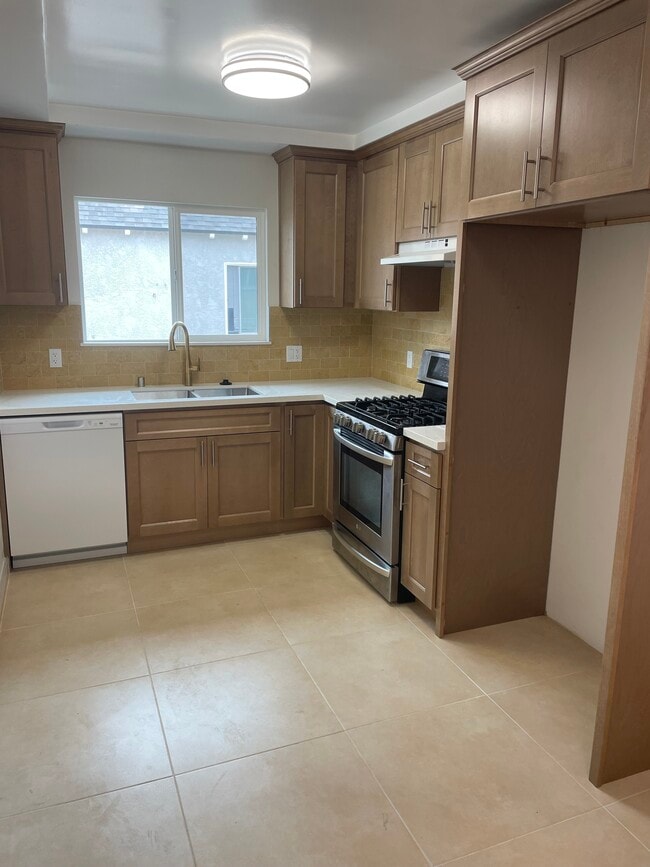Photo - 131 E A St Unit 129