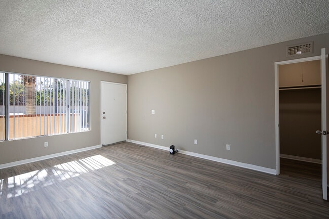 Photo - Royal Village Apartments