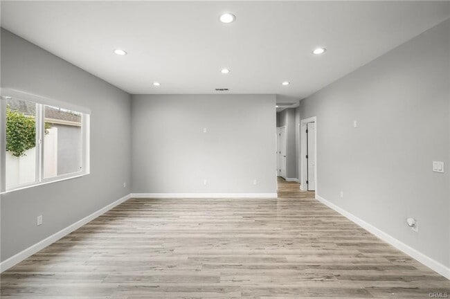 Photo - 8227 Ben Ave