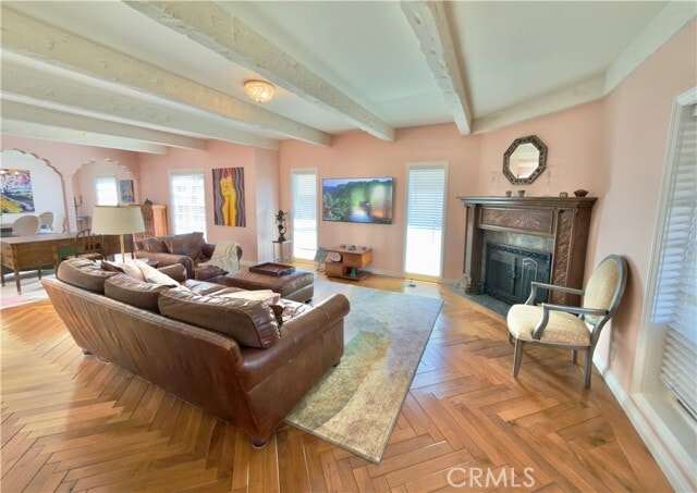 Photo - 327 Aster St