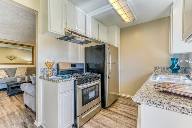 Photo - Canyon Club Apartments