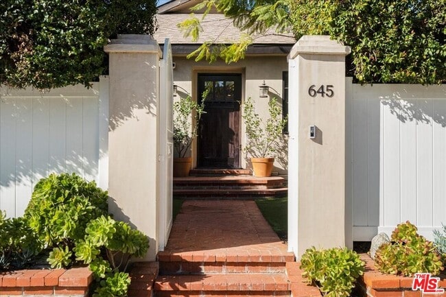 Photo - 645 N Sierra Bonita Ave