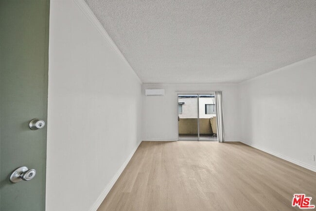 Building Photo - 8371 Northgate Ave Unit 16