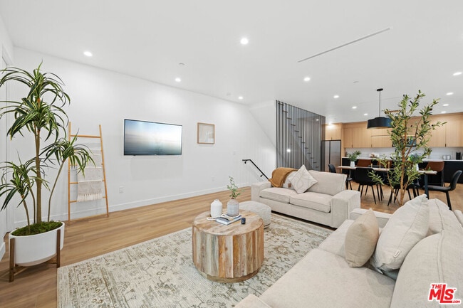 Photo - 841 N McCadden Pl Unit 2