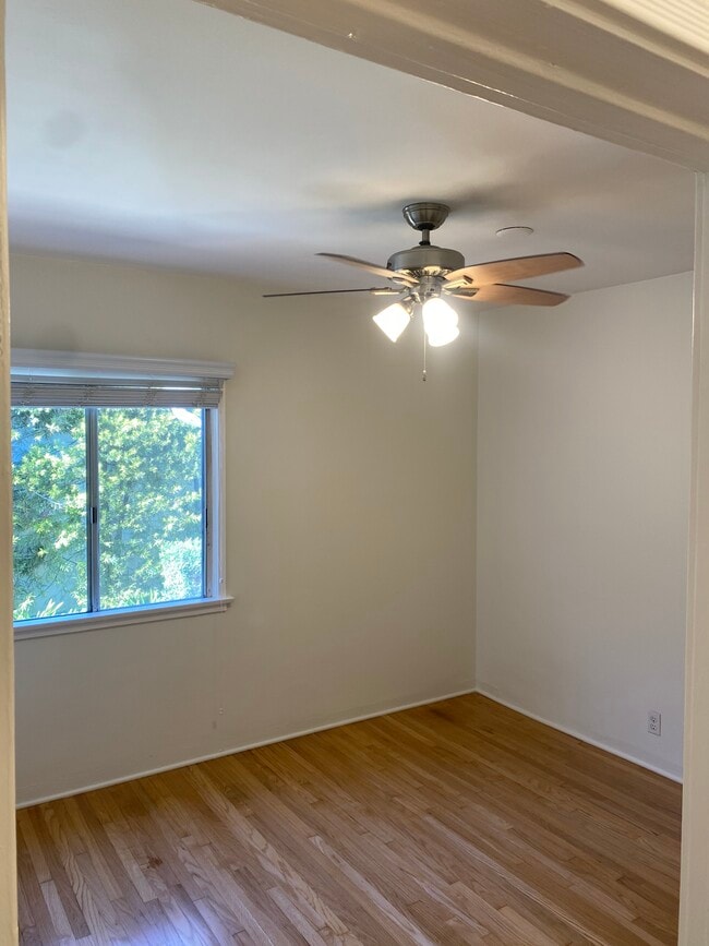 Bedroom - 2550 Greenfield Ave Unit 0