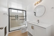 1BR, 1BA - 850SF - Bathroom - TARZANA 6170
