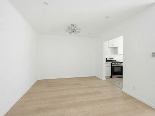 Photo - 337 Rexford Dr Unit 3