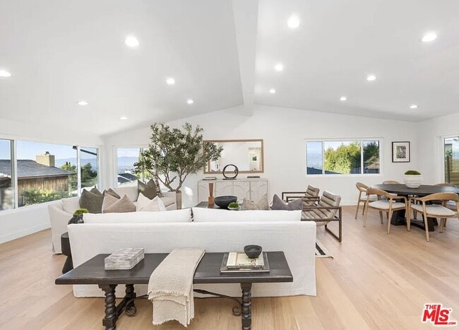 Photo - 3852 Sherview Dr