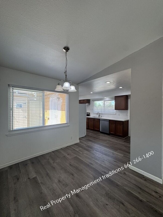 Photo - 2 plus 1 duplex - ALL UTILITIES INCLUDED!!!